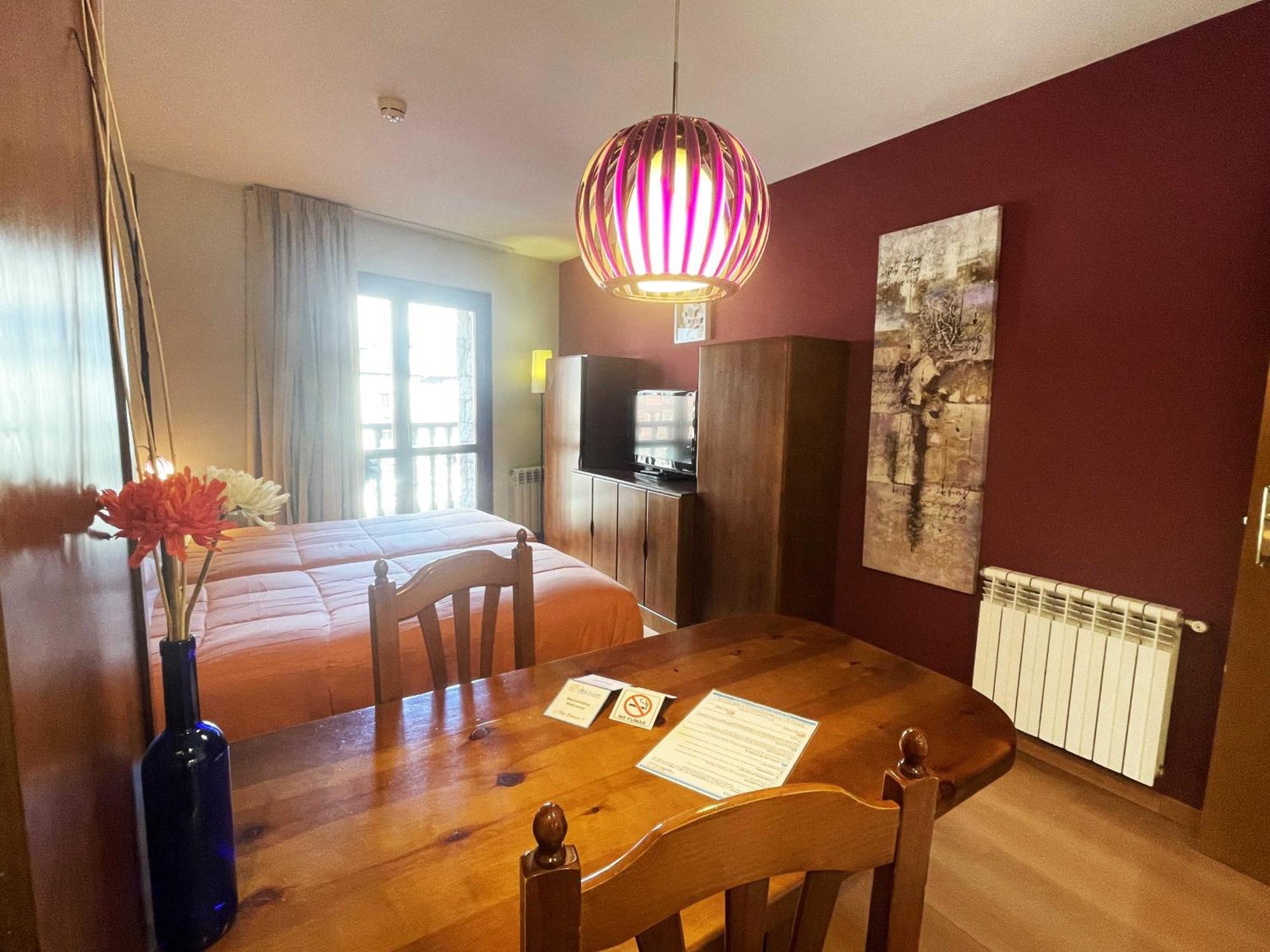 Apartamentos Los Lagos Benasque Εξωτερικό φωτογραφία
