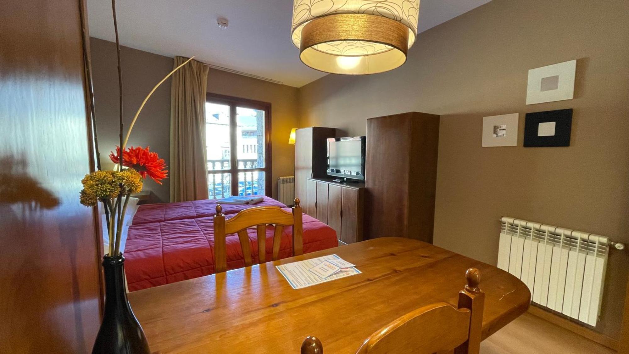 Apartamentos Los Lagos Benasque Εξωτερικό φωτογραφία